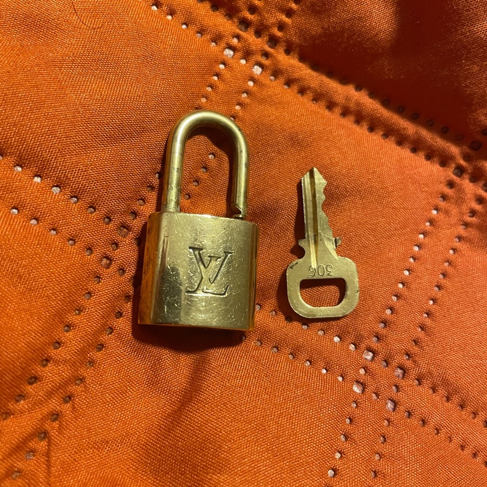 Louis Vuitton Lock and key #306